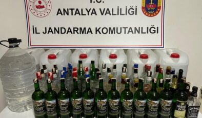Alanya’da bir otele sahte içki satarken yakalanan şahıs tutuklandı