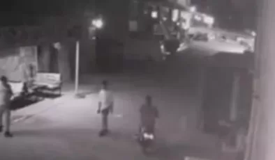 Alanya’da motosiklet hırsızlığı kamerada