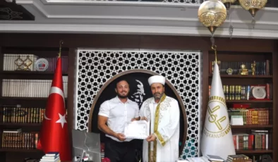 Alanya’da yerleşik Rus Anatolii Müslüman oldu