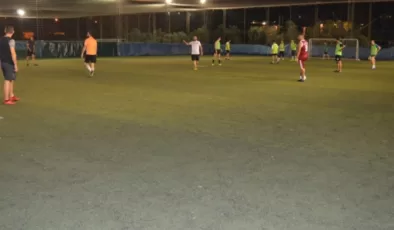 Alanya’da sağlık çalışanları arasında dostluk maçı yapıldı
