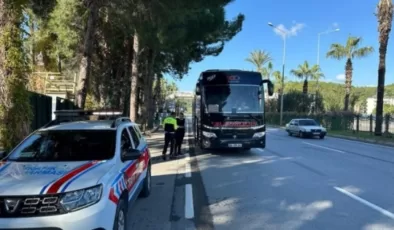 Alanya’da jandarma 7 aracı trafikten men etti