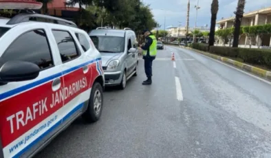 Alanya’da jandarma 6 aracı trafikten men etti