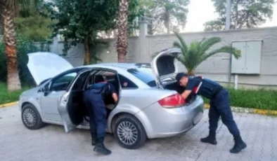 Alanya’da park halindeki otomobilden uyuşturucu madde çıktı