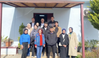 Alanya DEMKOD burs verdiği öğrencilerle buluştu