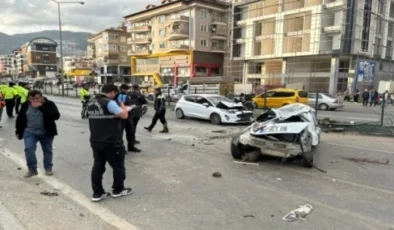Alanya’da feci kaza: 2 ölü, 3 yaralı