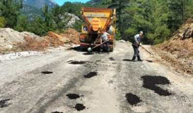 Alanya’da kırsal mahallelerde yollara bakım