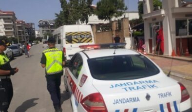 Alanya’da jandarma 6 aracı trafikten men etti