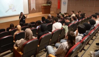 Alanya’da Aysel hemşireden öğrencilere ders