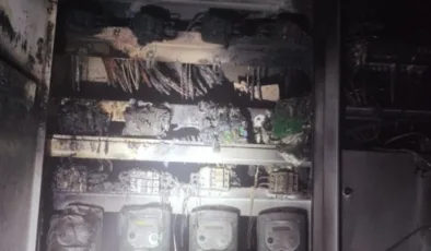 Alanya’da elektrik panosu yangını apartman sakinlerini korkuttu