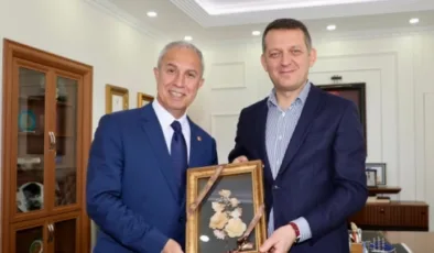 Başkan Özçelik, Kaymakam Ürkmezer’i ziyaret etti