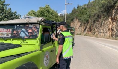 Alanya'da 10 araç trafikten men edildi