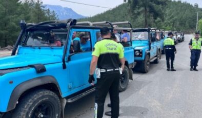 Alanya’da 247 sürücüye ceza yağdı