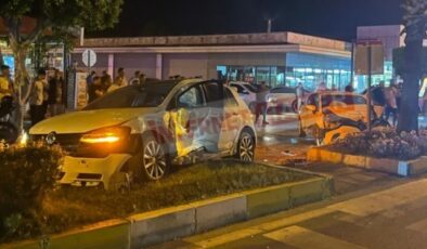 Alanya’da iki otomobil çarpıştı: 2 yaralı
