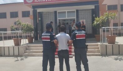 Alanya’da 25 yıl hapis cezasıyla aranırken kimlik kontrolünde yakalandı