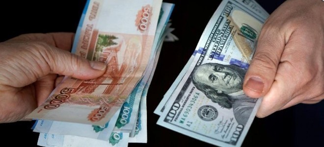 Rusya’da şirketlerin döviz gelirlerini satma zorunluluğu hafifletildi