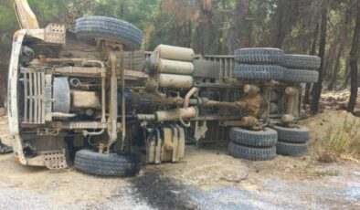 Alanya’da hafriyat yüklü kamyon devrildi: 1 yaralı