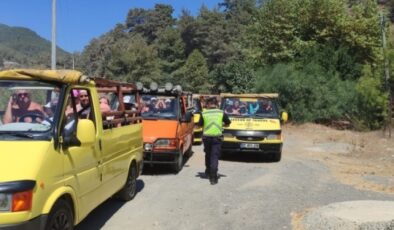 Alanya’da jandarma 12 aracı trafikten men etti
