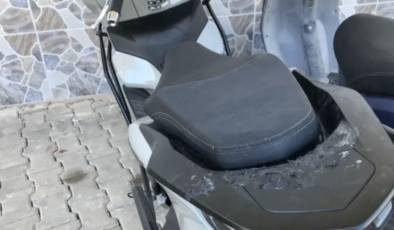 Alanya’da park halindeki motosiklete asit döküp kaçtı!